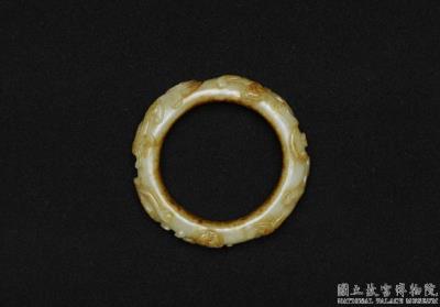 图片[2]-Jade bangle with chi-dragon pattern, Qing dynasty (1644-1911)-China Archive